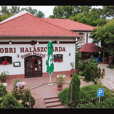 Sobri Halaszcsarda Es Panzio Baja Exterior foto