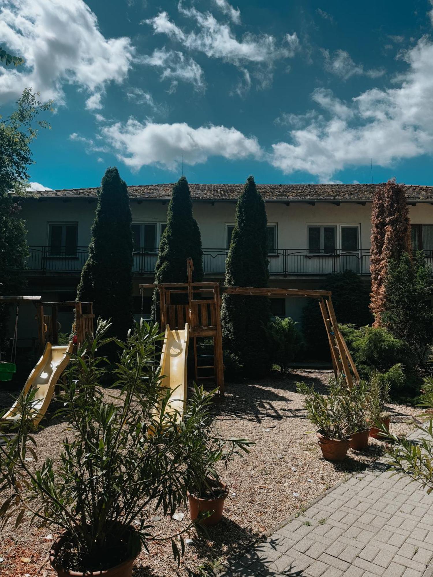 Sobri Halaszcsarda Es Panzio Baja Exterior foto