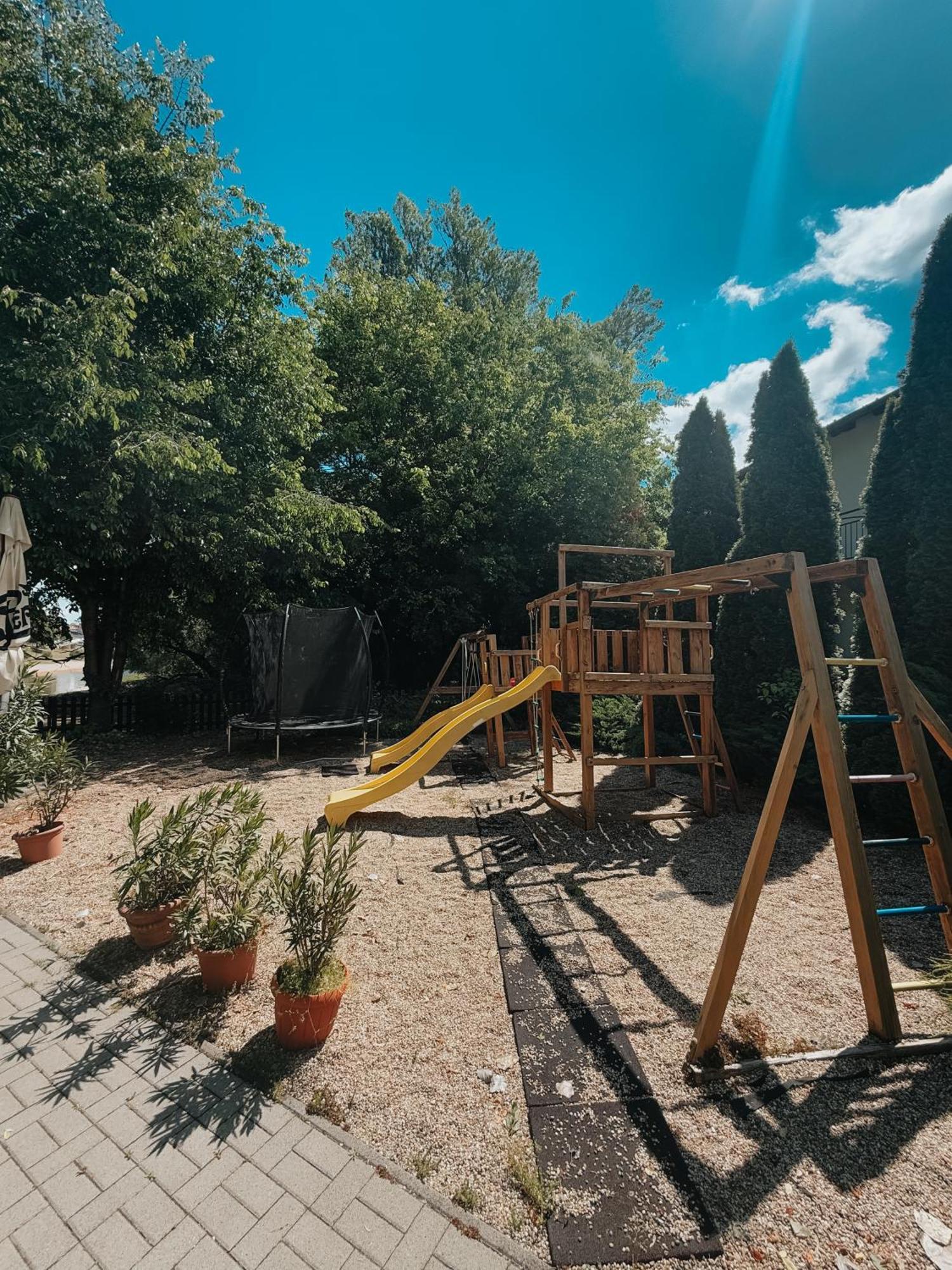 Sobri Halaszcsarda Es Panzio Baja Exterior foto